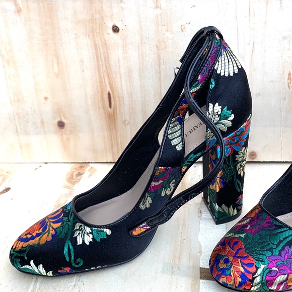 JustFab Colorful shoes - Picture 1 of 3